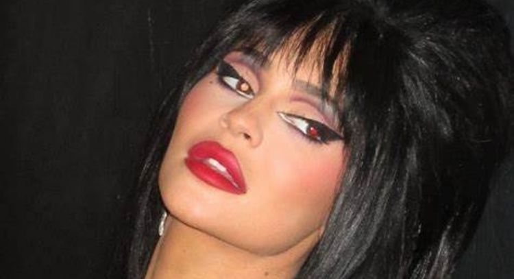 Kylie Jenner demuestra cómo lucir radiante con este increíble look negro