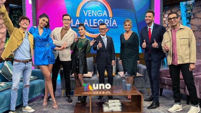 "Otra vez tomada": Conductor de 'VLA' exhibe a Kristal Silva en medio de TV Azteca