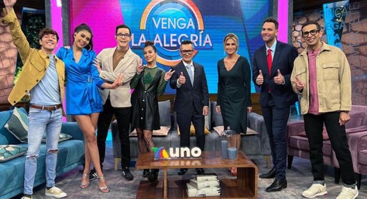 "Otra vez tomada": Conductor de 'VLA' exhibe a Kristal Silva en medio de TV Azteca