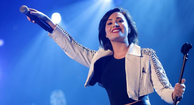 Demi Lovato es obligada a posponer fecha de su gira 'Holy Fvck' por esta razón
