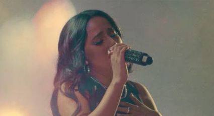 Becky G lanza un video con cámara retro para la canción de Bachata de Daviles de Novelda 'Amantes'