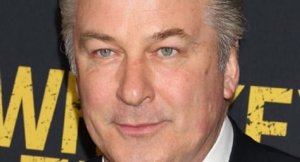 Alec Baldwin demanda al equipo de Rust  por negligencia en 'Rust' por fatal disparo