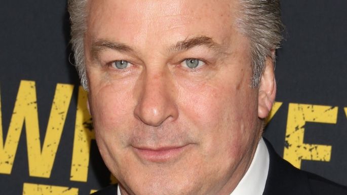 Alec Baldwin demanda al equipo de Rust  por negligencia en 'Rust' por fatal disparo