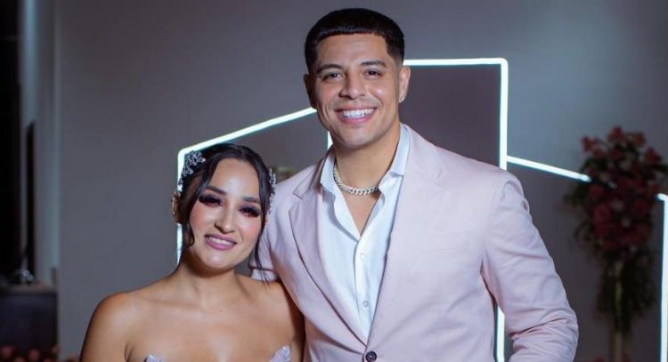 "Se le escucha el corazón Machín": Eduin Caz y su esposa presumen el ultrasonido de su bebé