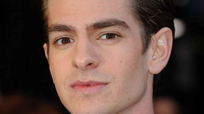 Andrew Garfield revela la presión social que sintió para tener hijos antes de los 40