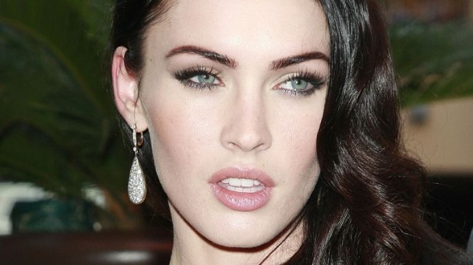 Megan Fox muestra sus encantos con este vestido de red transparente de Jean Paul Gaultier
