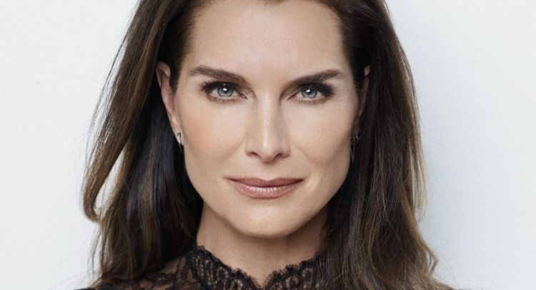 Brooke Shields revela que se aprovecharon de ella en entrevista con Barbara Walters