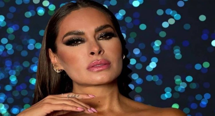 Galilea Montijo posa con increíble vestido plateado y deleita a toda Televisa