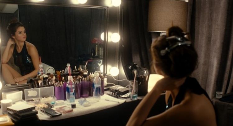 Selena Gomez habla sobre su propia experiencia en 'My Mind & Me' en su emotivo nuevo sencillo