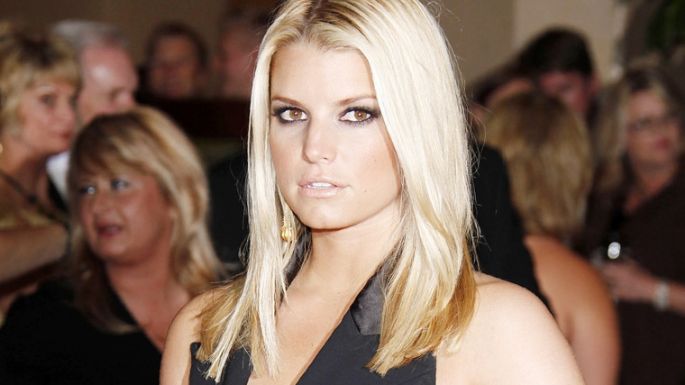 Jessica Simpson causa preocupación al comportarse de manera muy extraña en un video