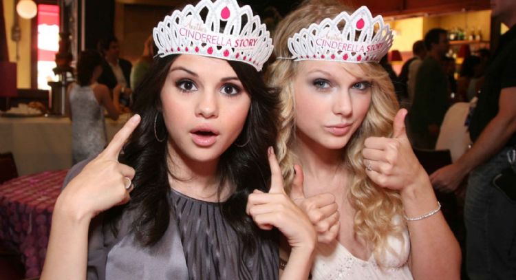 Selena Gomez revela que su única amiga en la industria “realmente es Taylor Swift”