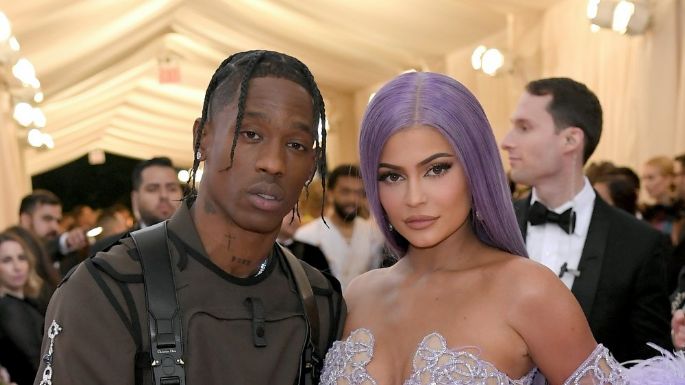 Travis Scott comparte foto con Kylie Jenner en donde ella luce idéntica a su mamá, Kris Jenner