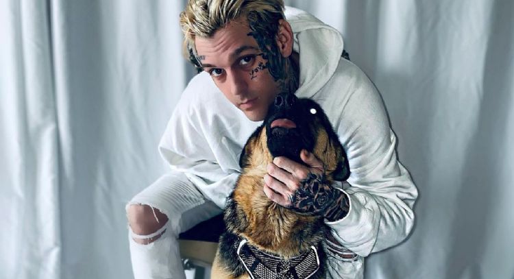 Revelan que Aaron Carter podría haberse salvado si la cuidadora de su casa no hubiera interferido