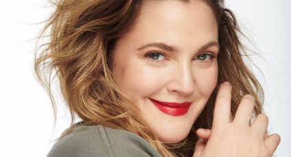 Drew Barrymore, de 48 años, tiene un sofoco mientras entrevistaba a Jennifer Aniston