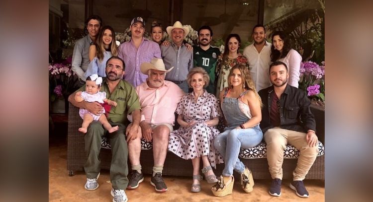 Vicente Fernández vuelve del cielo: Cuquita y sus nietos afirman recibir visitas del cantante