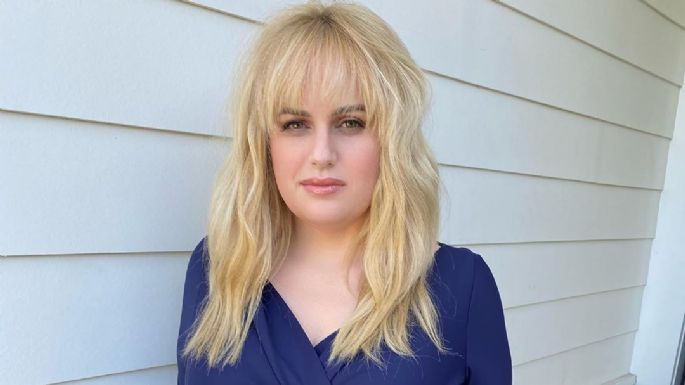 Rebel Wilson revela cómo besar a una mujer en una película ayudó en su romance actual