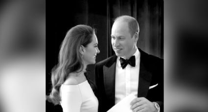 Príncipe William y Kate 'hunden' a Harry y Meghan: Príncipes de Gales enternecen con FOTO navideña