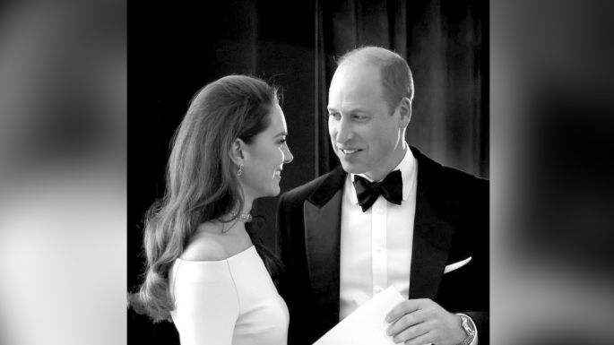 Príncipe William y Kate 'hunden' a Harry y Meghan: Príncipes de Gales enternecen con FOTO navideña