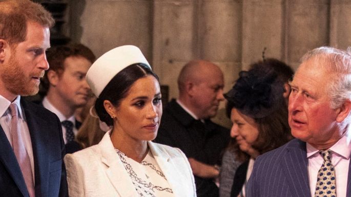 Shock en la Realeza: Rey Carlos III toma drástica decisión tras ataques de Harry y Meghan