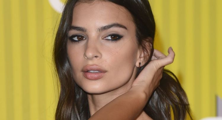 Emily Ratajkowski tuvo una cita navideña muy linda con el hombre de su vida