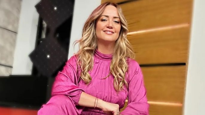 Andrea Legarreta reaparece en los foros de Televisa y roba suspiros con este coqueto vestido blanco