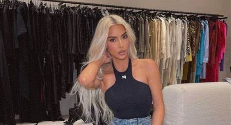 Kim Kardashian revela que se ha hecho y utilizado de todo en su piel