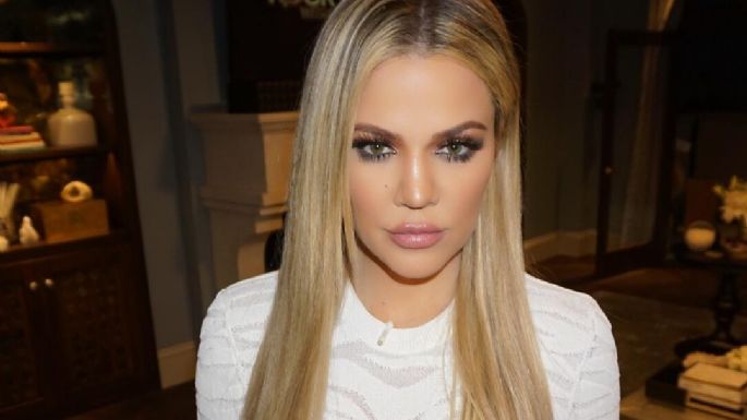 Khloé Kardashian enamora con estas botas largas y esta minifalda de mezclilla