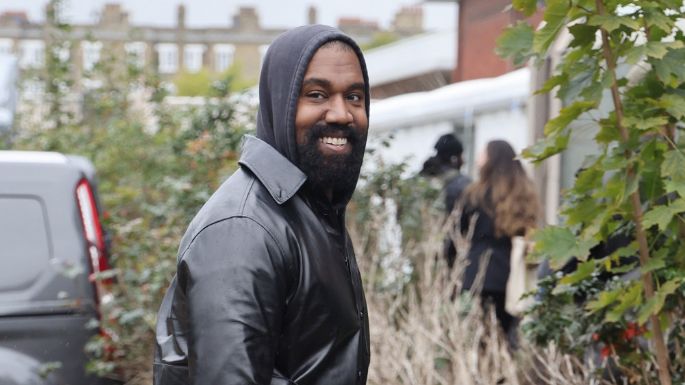 Kanye West es visto en casa de Kim Kardashian para festejar a su hijo Saint