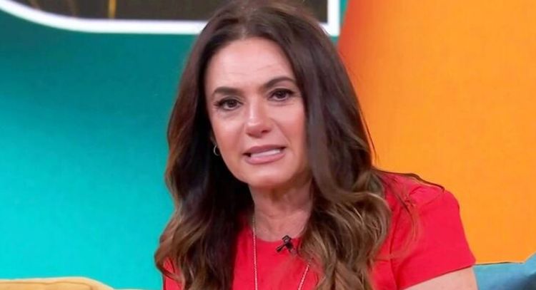 Tragedia en TV: Tras dejar 'VLA', exconductora de TV Azteca anuncia pérdida ahogada en llanto