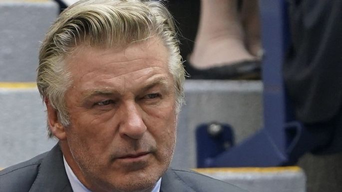 Fiscal cuestiona versión de Alec Baldwin sobre el fatídico accidente en rodaje de 'Rust'