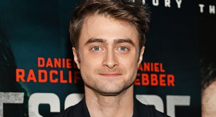 Daniel Radcliffe luce irreconocible en su nueva transformación para la película de 'Weird Al' Yankovic