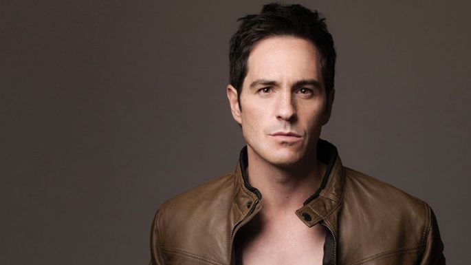 Mauricio Ochmann revela su rutina de skincare y está muy sencilla