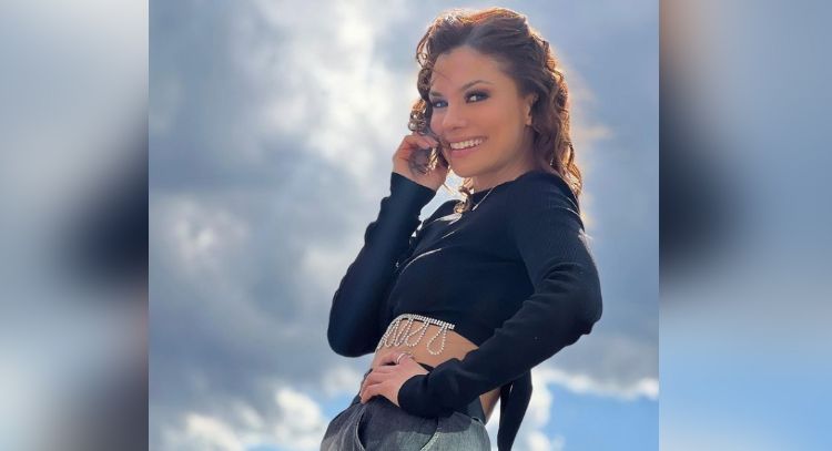 Tabata Jalil regresa a TV Azteca y posa con estacado look de día