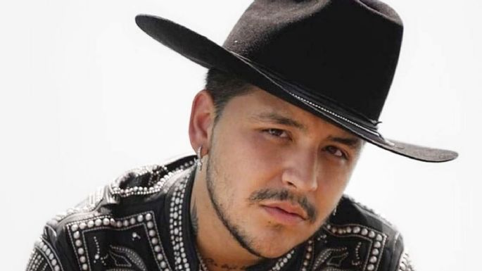 Christian Nodal vuelve a tatuarse y sus fans quedan en shock ¿Qué se tatuó?