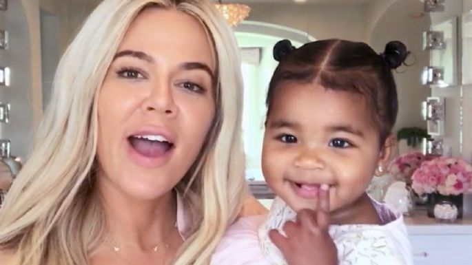 La hija de Khloé Kardashian posa en el Instagram de su madre con este costoso accesorio