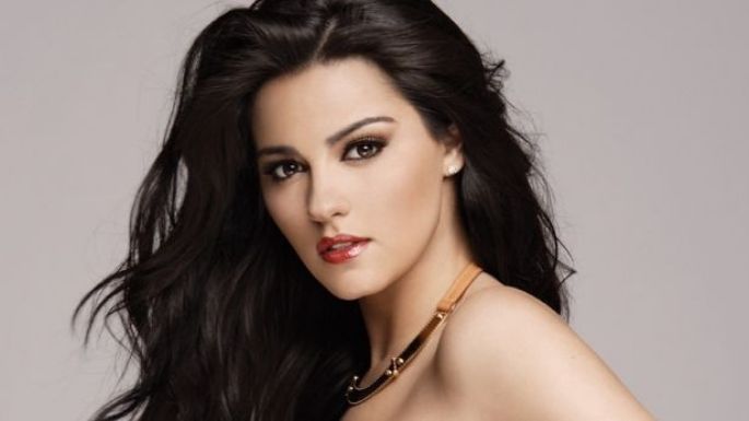 Maite Perroni muestra su elegancia con distinguido outfit negro y deleita a sus fans