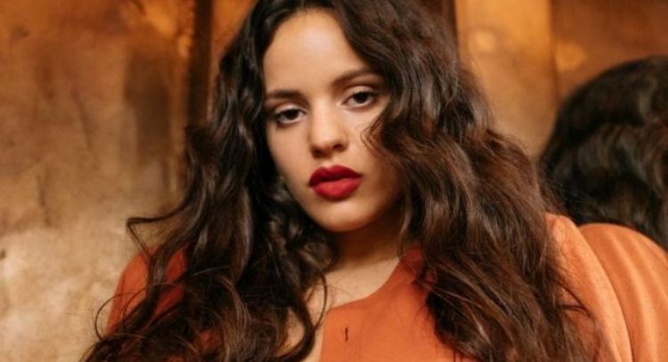 Rosalía está de estreno con el video musical de 'Chiken Teriyak', su nueva canción