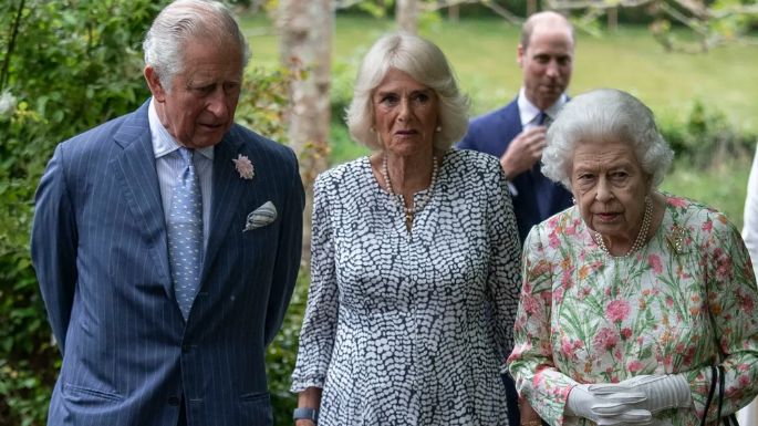 Príncipe Carlos envía fuerte mensaje a Reina Isabel II tras cederle su Corona a Camila Parker