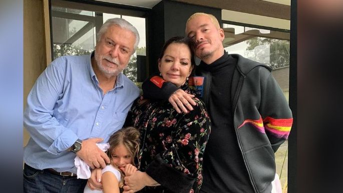 Tragedia en la música: J Balvin, devastado, pide por su madre; es hospitalizada por covid-19