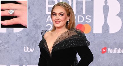 Adele desata especulaciones de compromiso al presumir un anillo de diamantes en los BRIT Awards