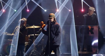 Mira a Liam Gallagher interpretar su nuevo sencillo 'Everything's Electric' en los Brit Awards 2022