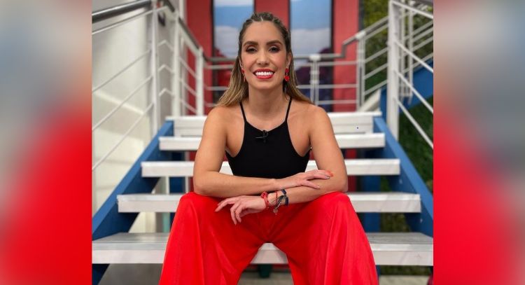 Andrea Escalona llega a Televisa y derrocha belleza con este coqueto look en 'Hoy'