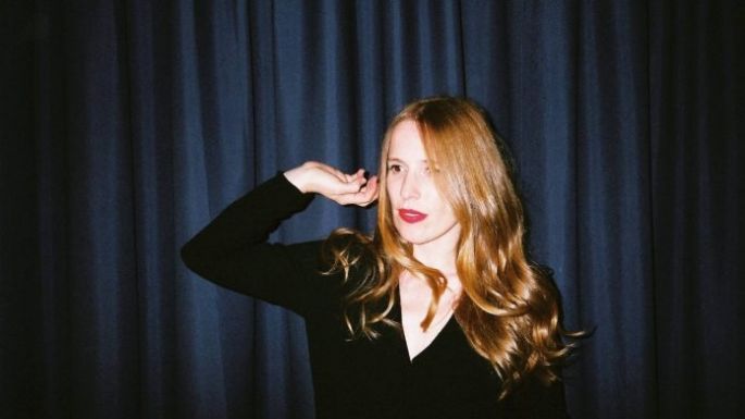 Anna Prior, baterista de Metronomy, lanza su nuevo y terapéutico sencillo 'Easier Alone'