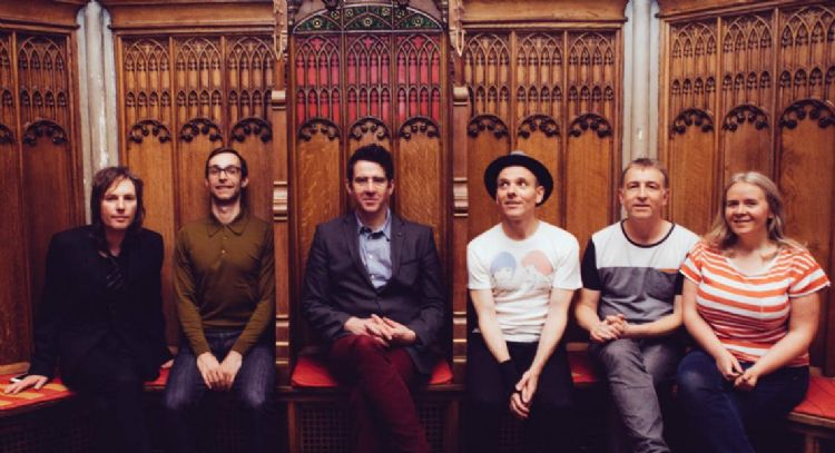 Belle y Sebastian, la icónica banda indie-pop, regresa con su primer álbum de estudio en 7 años