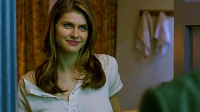 Alexandra Daddario cautiva con su belleza, elegancia y sensualidad en sus nuevas FOTOS en redes