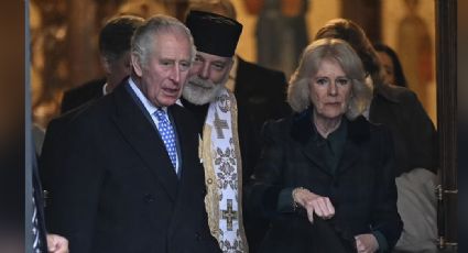 Destrozado y entre llantos, hijo de la Reina Isabel II visita ucranianos y da emotivo discurso