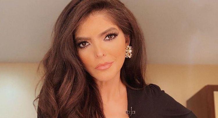 FOTO: Ana Bárbara regresa a las redes y posa con encantador bañador rojo