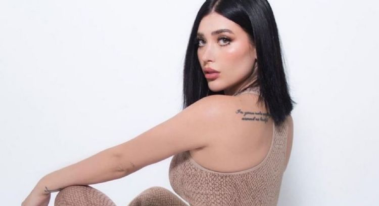 Brenda Zambrano presume su belleza en Instagram con destacado look 'street style'