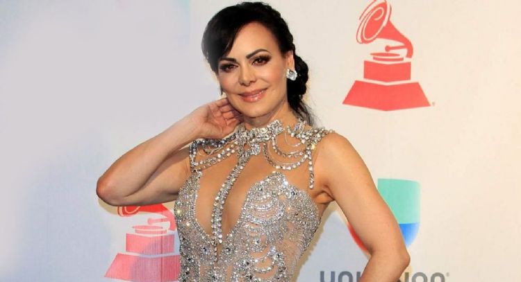 Maribel Guardia posa con destacado vestido negro y deleita a sus fans de Instagram