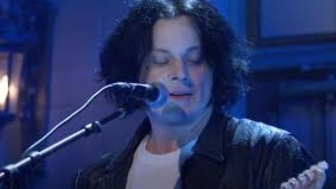 Jack White se compromete y casa en pleno concierto y además, lanza disco